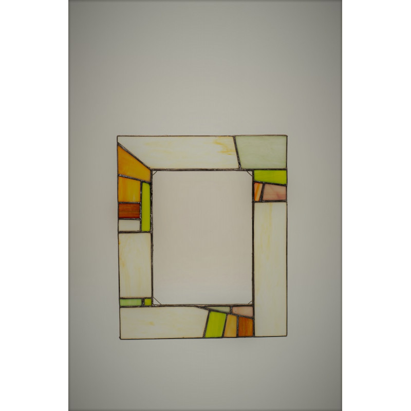 Cornice Bianca con bastoncini rossi