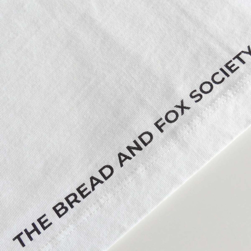 T-shirt bianca con taschino, dettaglio